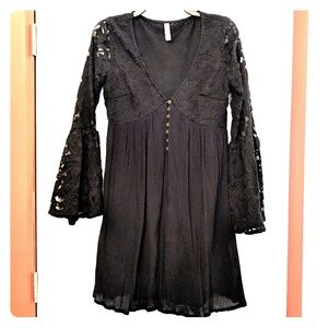 Witchy/Stevie Nicks long sleeve black dress